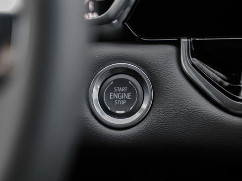 New 2026 GMC Canyon Elevation w/ Convenience Package image 24