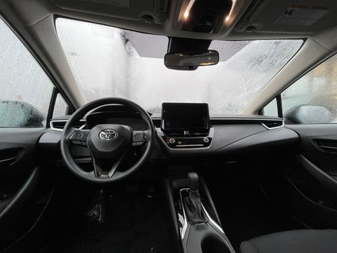 Used 2025 Toyota Corolla LE image 33