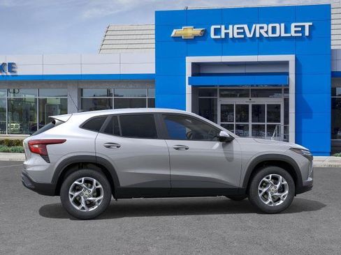New 2026 Chevrolet Trax LS w/ LS Convenience Package FWD image 29