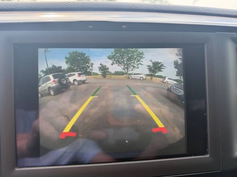 Used 2018 Chrysler Pacifica LX FWD image 21