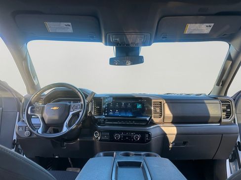 Used 2024 Chevrolet Silverado 2500 LT image 10