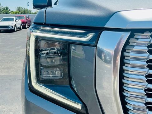 Used 2021 GMC Yukon XL Denali AWD/4WD image 22