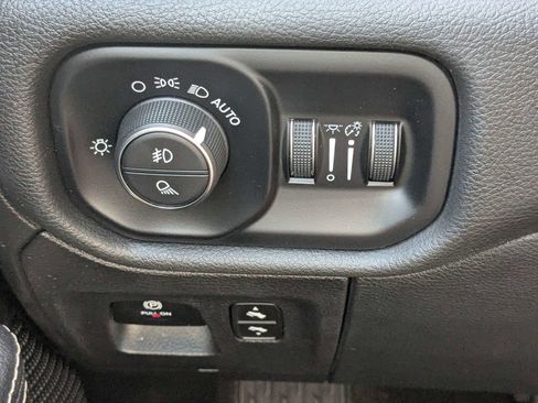 Used 2025 RAM 1500 Laramie AWD/4WD image 27