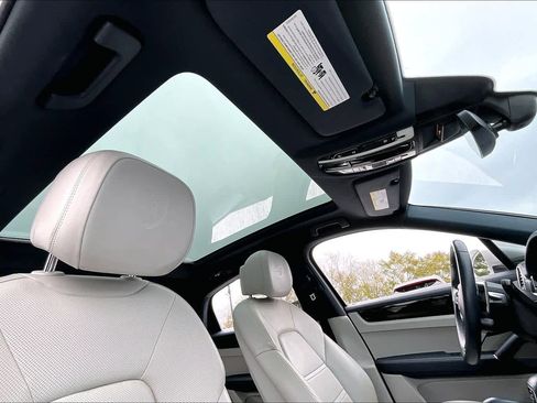 Used 2021 Porsche Cayenne Coupe image 12