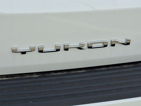 New 2026 GMC Yukon XL Denali image 12