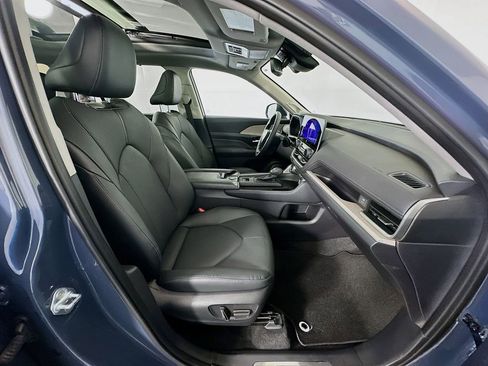 Used 2025 Toyota Grand Highlander Limited image 29