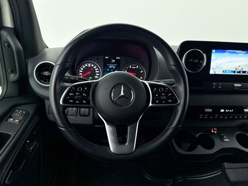 Used 2024 Mercedes-Benz Sprinter 2500 image 22