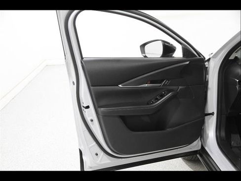 Certified 2025 MAZDA CX-30 AWD 2.5 S w/ Select Sport Pkg image 4