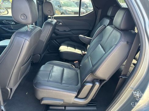 Used 2023 Chevrolet Traverse RS image 16