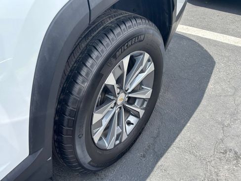 Used 2025 Chevrolet Equinox LT AWD/4WD image 26