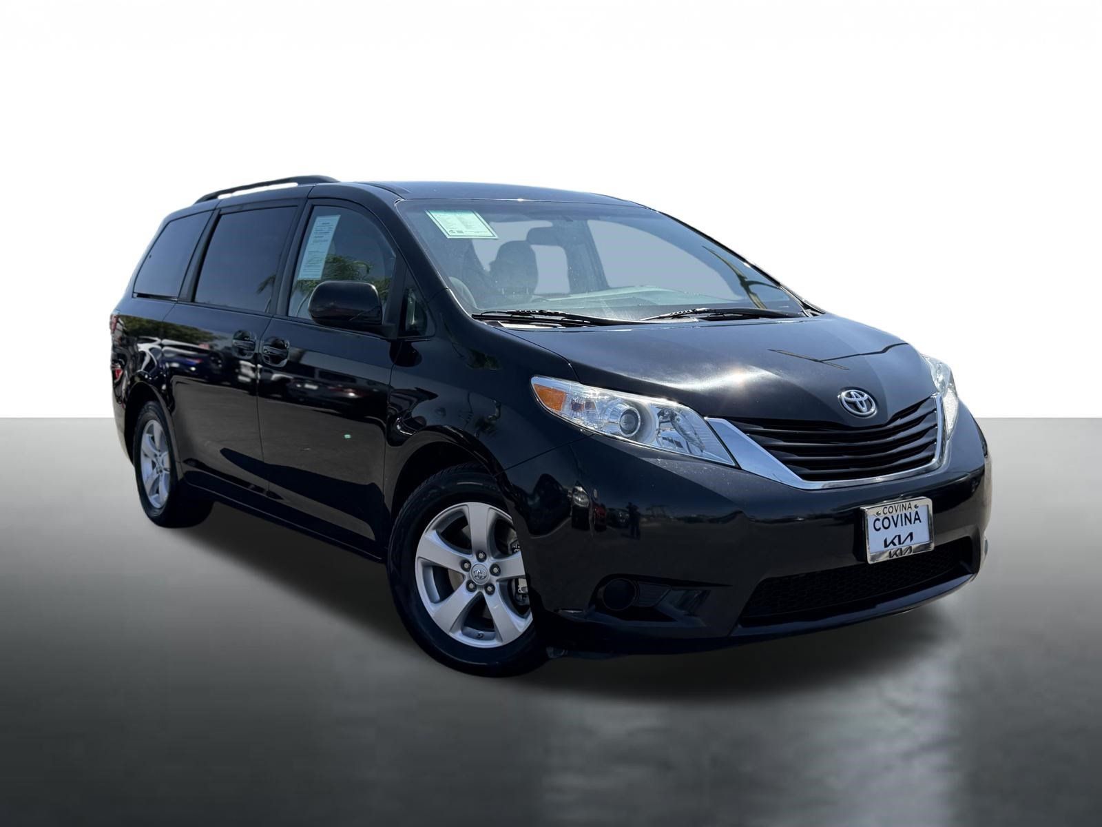 Used 2017 Toyota Sienna LE FWD 360° Tour