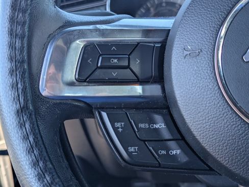 Used 2017 Ford Mustang Coupe RWD image 19