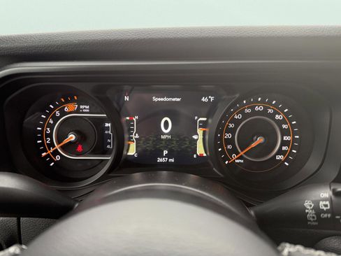 Used 2025 Jeep Wrangler Willys image 20