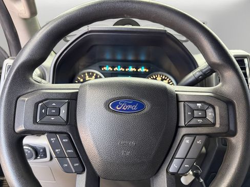 Used 2016 Ford F150 XLT AWD/4WD image 18