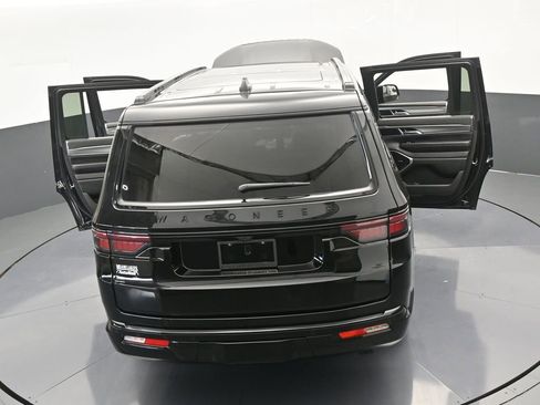 Used 2023 Jeep Wagoneer Series II image 70
