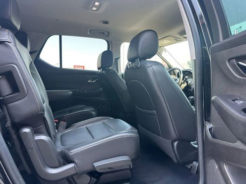 Used 2021 Chevrolet Traverse LT AWD/4WD image 16