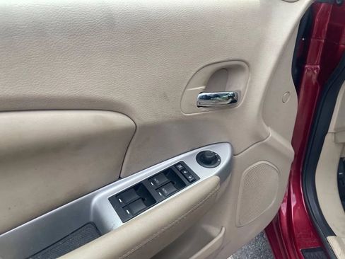 Used 2013 Chrysler 200 Limited FWD image 11