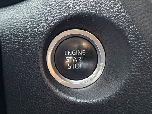 Used 2023 Toyota Corolla Cross XLE image 36