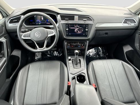 Used 2023 Volkswagen Tiguan SE image 14