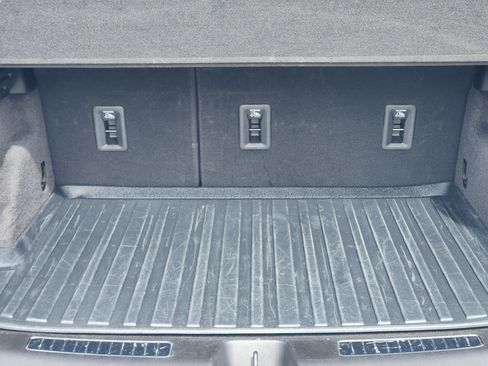 Used 2024 Cadillac XT4 Premium Luxury image 43