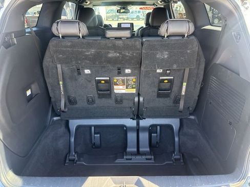Used 2021 Toyota Sienna XSE FWD image 27