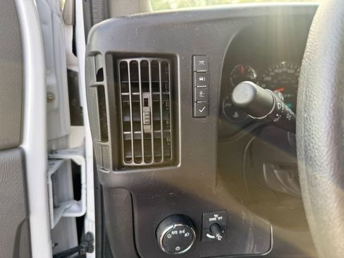 Used 2024 Chevrolet Express 2500 w/ Driver Convenience Package image 15
