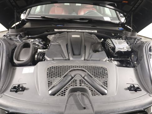 Certified 2019 Porsche Macan S AWD/4WD image 22