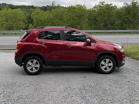 Used 2018 Chevrolet Trax LT w/ Driver Confidence Package AWD/4WD image 7