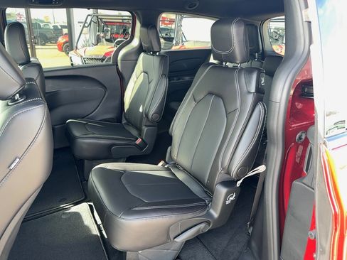 New 2026 Chrysler Pacifica Select w/ S Appearance Package AWD/4WD image 18