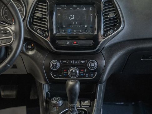 Used 2019 Jeep Cherokee Limited w/ Trailer Tow Group image 26