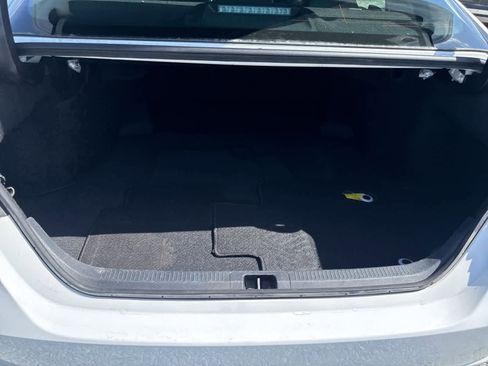 Used 2023 Toyota Camry SE image 12