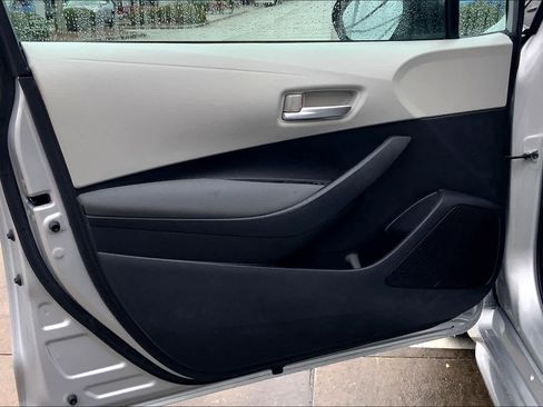 Certified 2021 Toyota Corolla LE FWD image 37