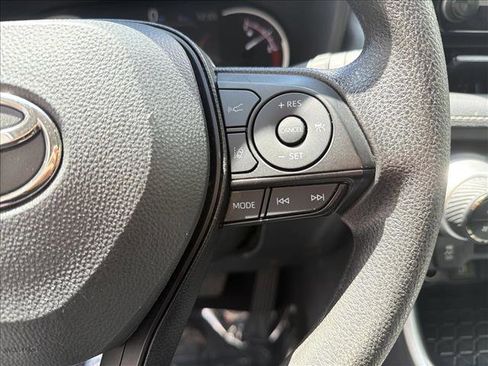 Used 2025 Toyota RAV4 XLE AWD/4WD image 16