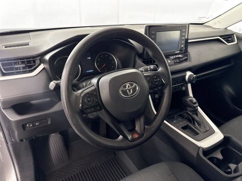 Used 2021 Toyota RAV4 XLE FWD image 4