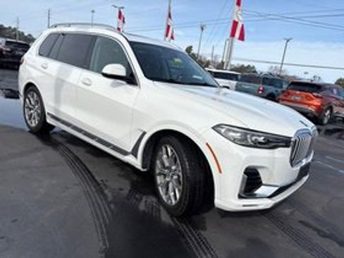 Used 2020 BMW X7 xDrive40i w/ Cold Weather Package image 3