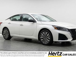 Used 2025 Nissan Altima 2.5 SV video 1