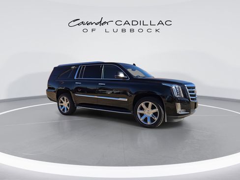 Used 2018 Cadillac Escalade ESV Luxury image 2