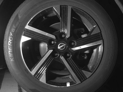 Used 2025 Nissan Sentra SV FWD image 16
