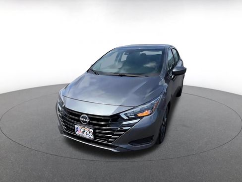 Used 2025 Nissan Versa SV FWD image 6