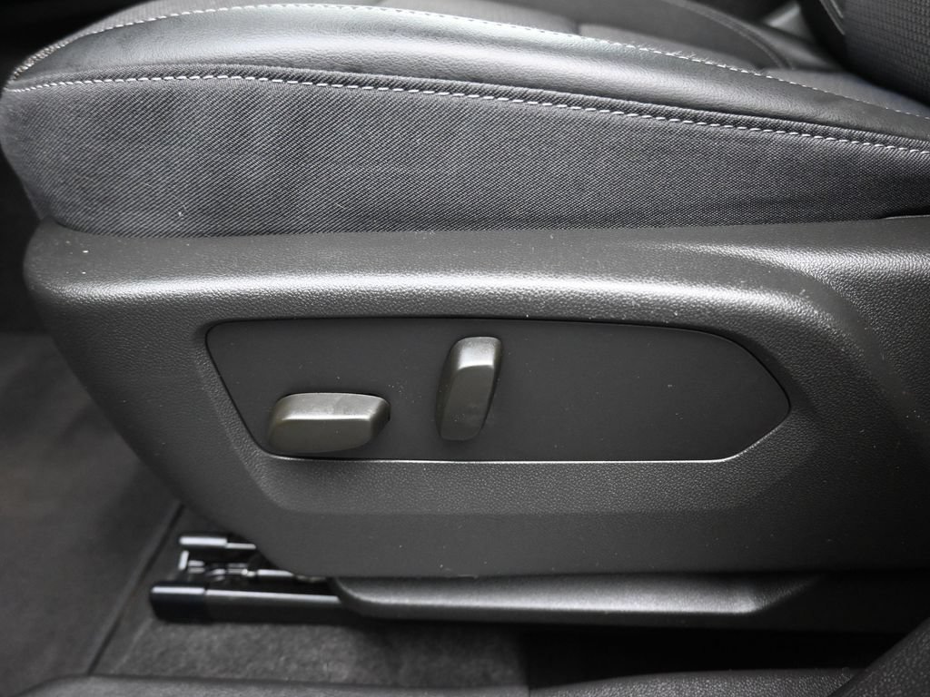 Used 2023 Buick Envision Preferred FWD image 13