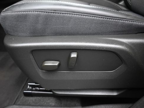 Used 2023 Buick Envision Preferred FWD image 13