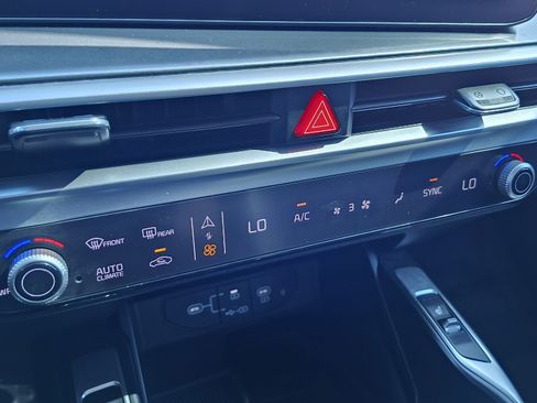 Used 2024 Kia Sorento S w/ Panoramic Sunroof Package image 15