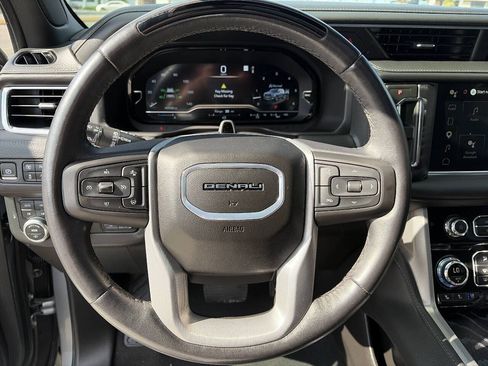 Used 2024 GMC Yukon Denali w/ Denali Reserve Package AWD/4WD image 37