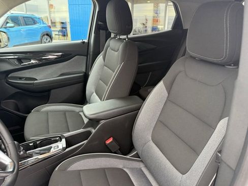 Used 2024 Chevrolet TrailBlazer LT w/ LT Cold Weather Package image 17