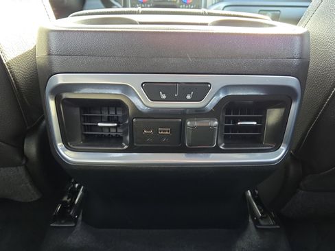 Used 2021 GMC Sierra 2500 Denali w/ Denali Black Diamond Edition image 26