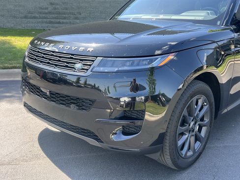 Used 2024 Land Rover Range Rover Sport SE AWD/4WD image 11