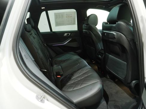 Used 2025 BMW X5 xDrive40i w/ Premium Package AWD/4WD image 16