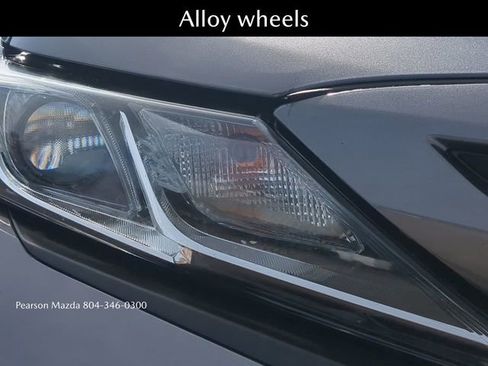 Used 2019 Toyota Camry SE w/ Convenience Package image 9