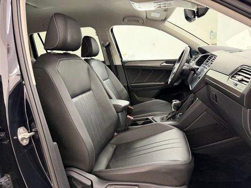 Used 2023 Volkswagen Tiguan SE FWD image 27
