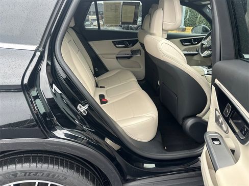 Certified 2025 Mercedes-Benz GLC 300 4MATIC image 17